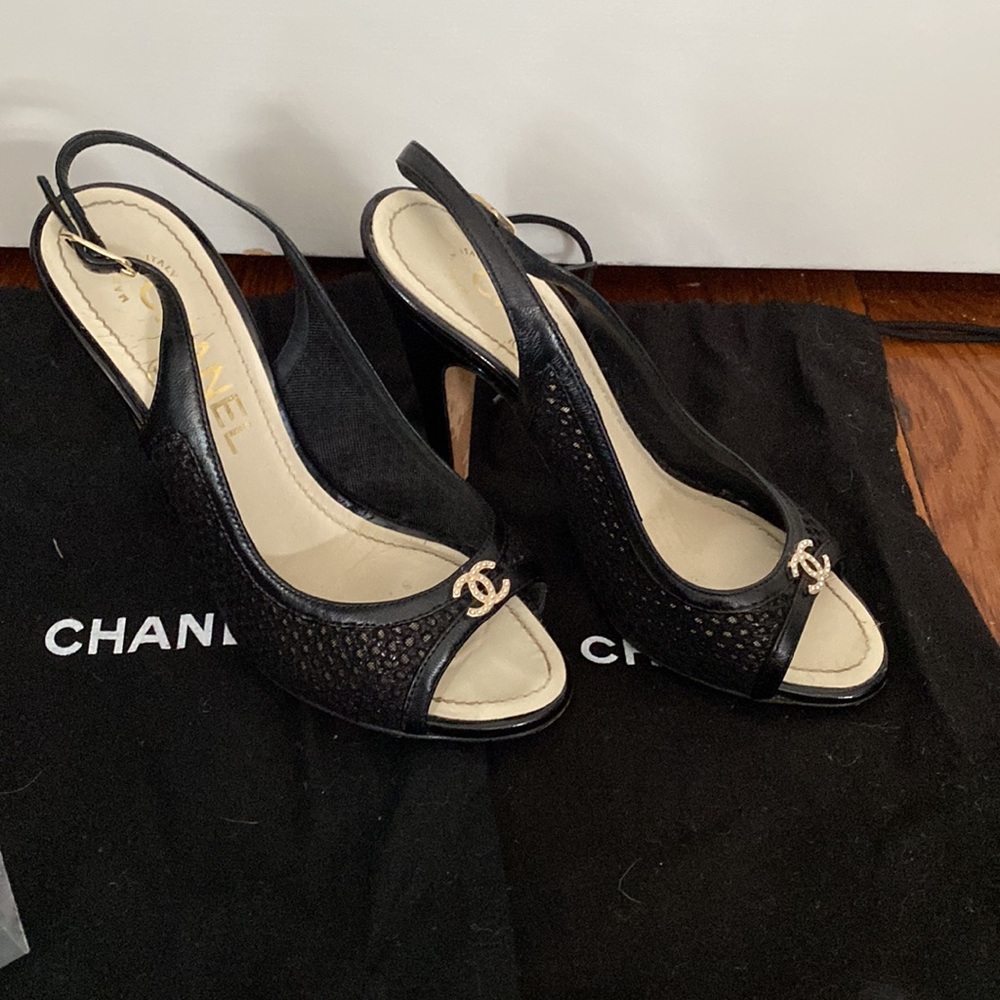 CHANEL Black Heels size 34.5 - Picture 2 of 6